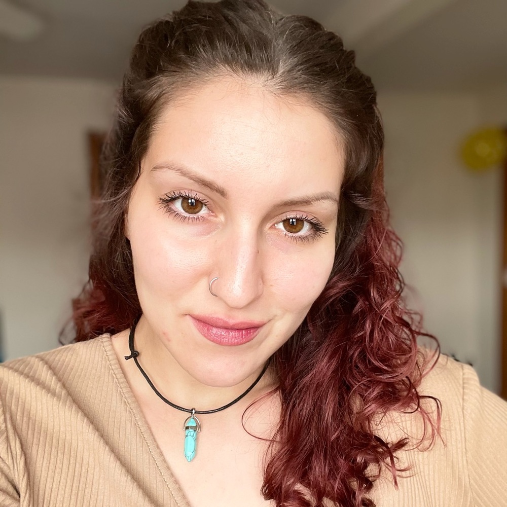 Meet your Posher, Emily